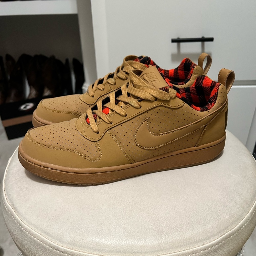 Nike court